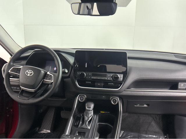 Photo of 2025 Ruby Flare Pearl Toyota Grand Highlander
