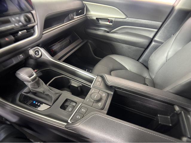 Photo of 2025 Ruby Flare Pearl Toyota Grand Highlander