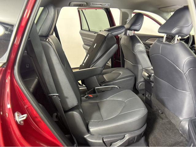Photo of 2025 Ruby Flare Pearl Toyota Grand Highlander