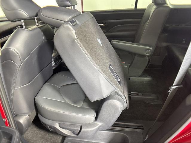 Photo of 2025 Ruby Flare Pearl Toyota Grand Highlander