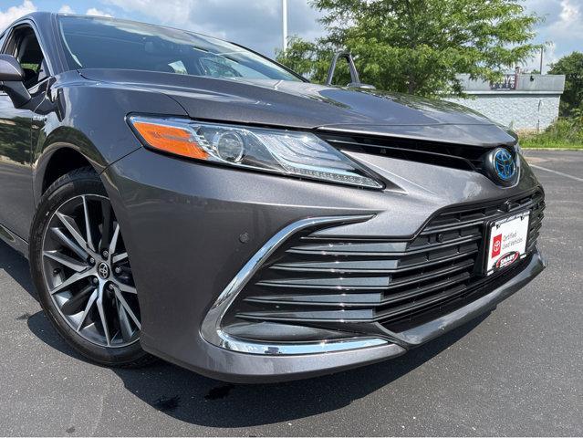 Photo of 2021 Predawn Gray Mica Toyota Camry Hybrid