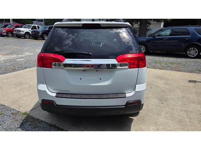 Photo of 2014 White GMC Terrain