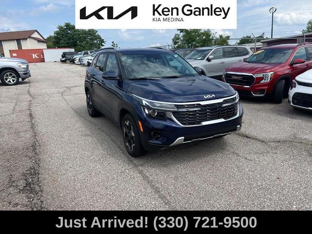 Photo of 2024 Dark Ocean Blue Kia Seltos