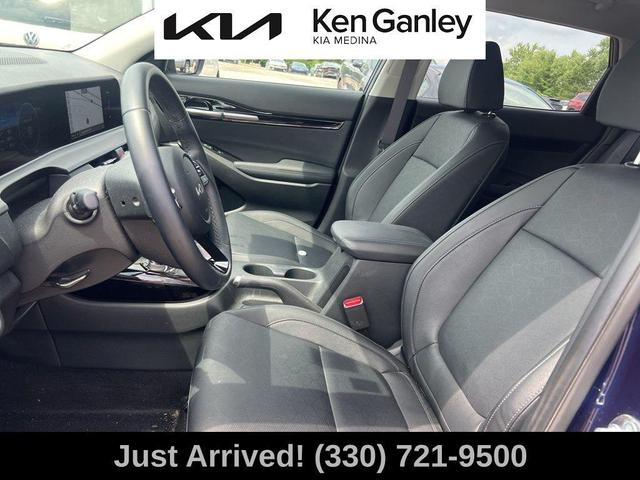 Photo of 2024 Dark Ocean Blue Kia Seltos