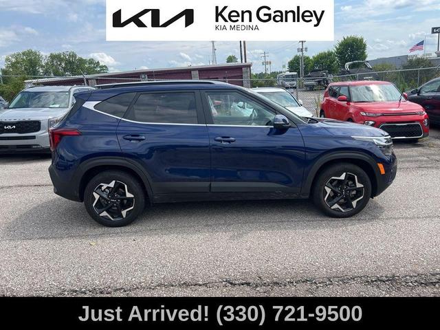 Photo of 2024 Dark Ocean Blue Kia Seltos