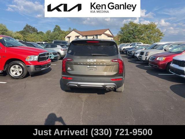 Photo of 2022 Dark Moss Kia Telluride
