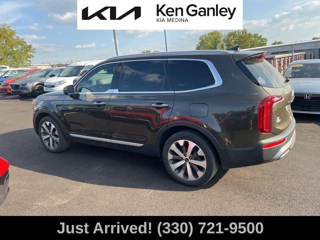 Photo of 2022 Dark Moss Kia Telluride