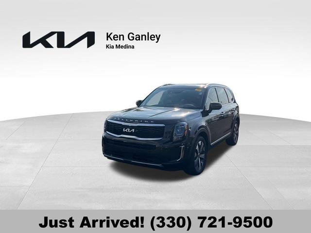 Photo of 2022 Dark Moss Kia Telluride