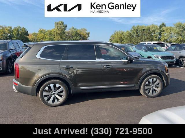 Photo of 2022 Dark Moss Kia Telluride