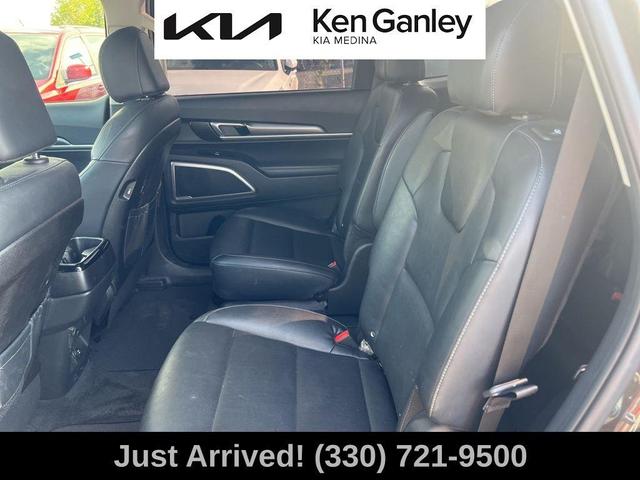 Photo of 2022 Dark Moss Kia Telluride
