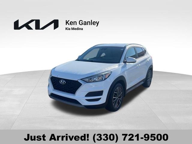 Photo of 2019 Dazzling White Hyundai TUCSON