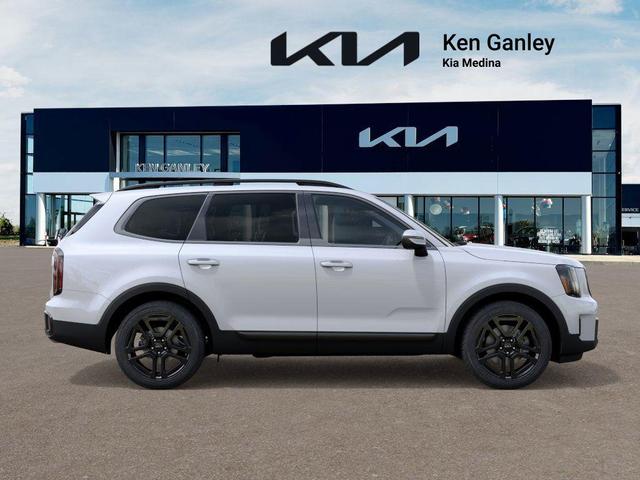 Photo of 2025 Glacial White Pearl Kia Telluride