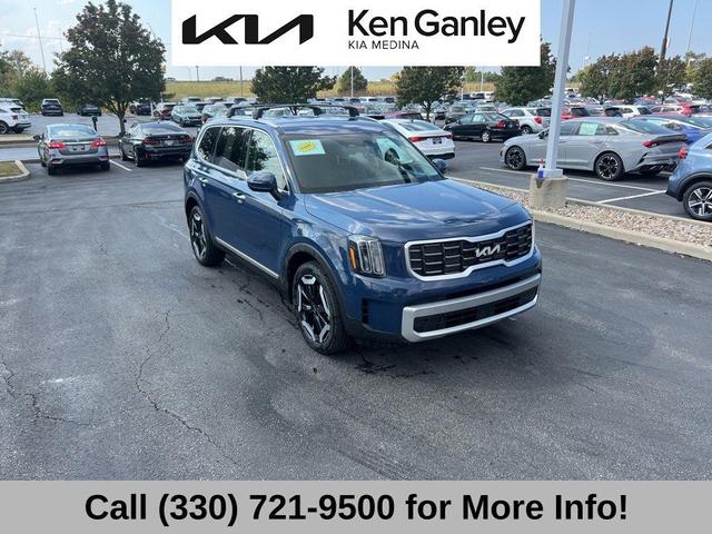 Photo of 2024 Midnight Black Kia Telluride