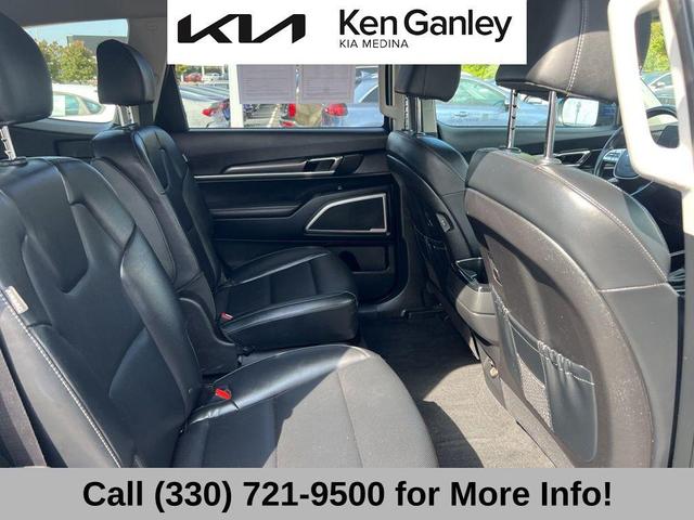 Photo of 2024 Midnight Black Kia Telluride