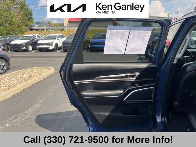 Photo of 2024 Midnight Black Kia Telluride