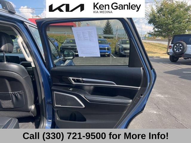 Photo of 2024 Midnight Black Kia Telluride