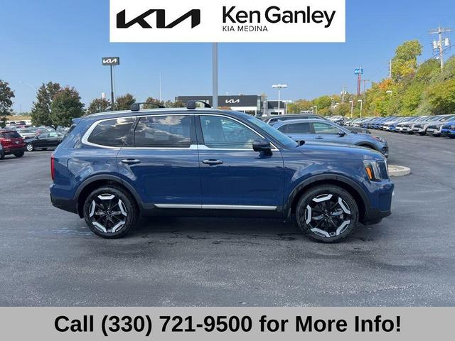 Photo of 2024 Midnight Black Kia Telluride