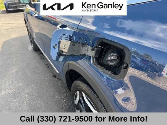 Photo of 2024 Midnight Black Kia Telluride
