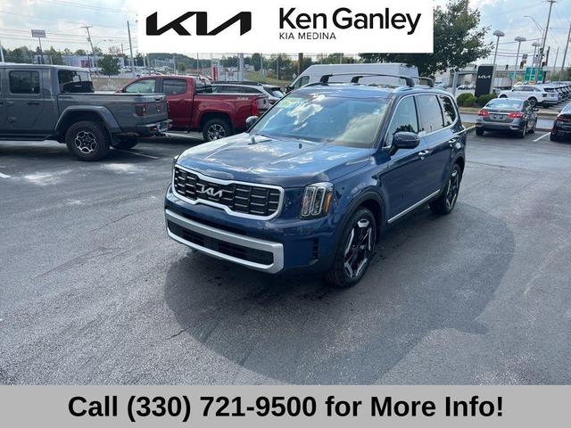 Photo of 2024 Midnight Black Kia Telluride