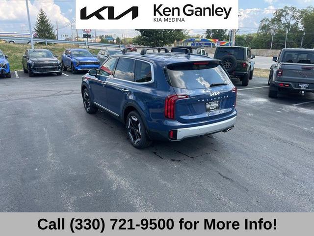 Photo of 2024 Midnight Black Kia Telluride