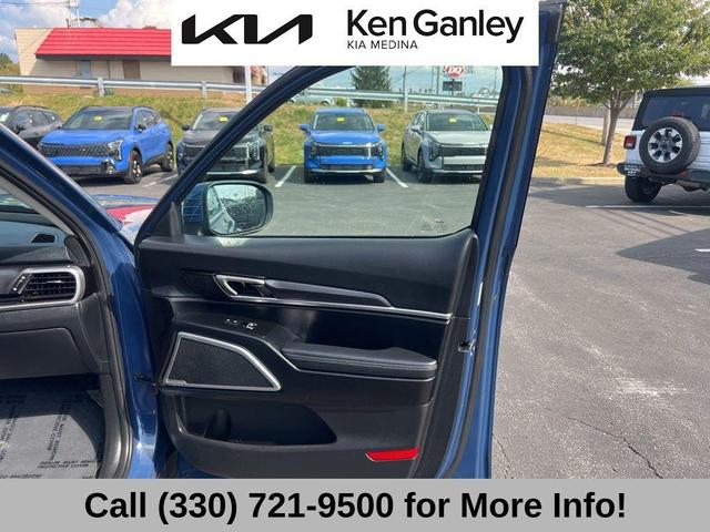 Photo of 2024 Midnight Black Kia Telluride