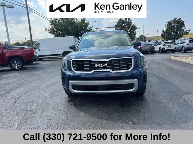 Photo of 2024 Midnight Black Kia Telluride