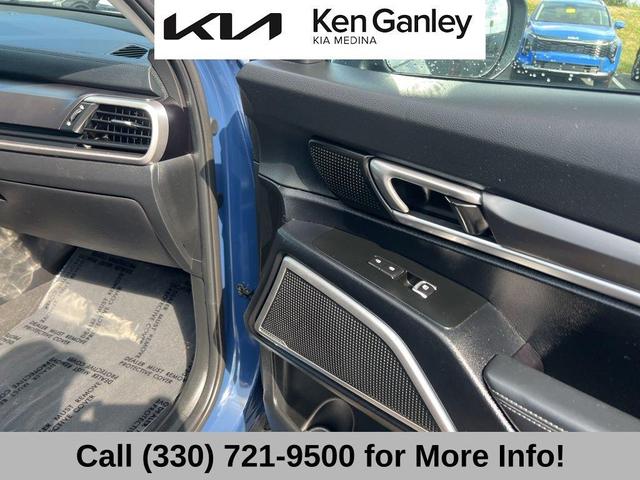 Photo of 2024 Midnight Black Kia Telluride