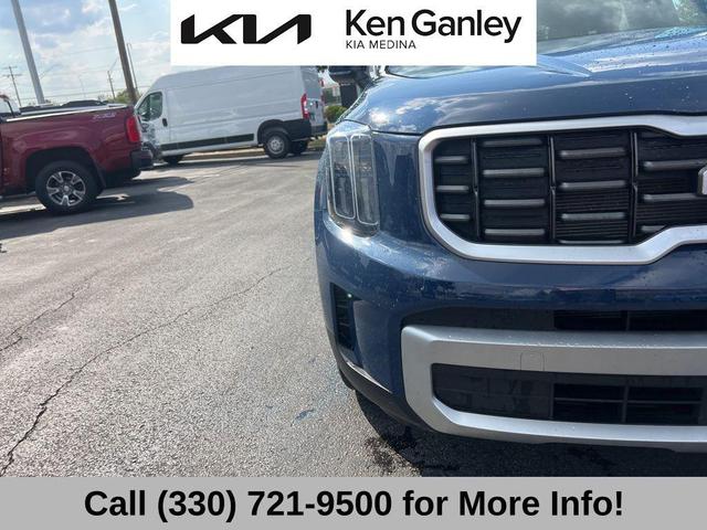 Photo of 2024 Midnight Black Kia Telluride