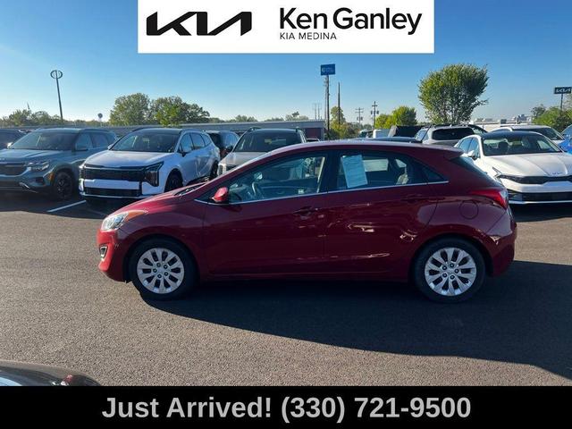 Photo of 2016 Scarlet Red Pearl Hyundai Elantra GT