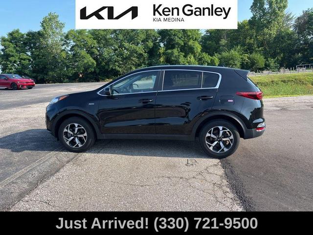 Photo of 2022 Black Cherry Kia Sportage