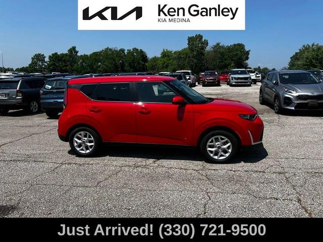 Photo of 2023 Inferno Red Kia Soul