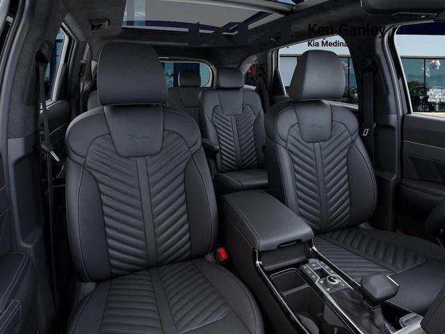 Photo of 2025 Ebony Black Kia Sorento