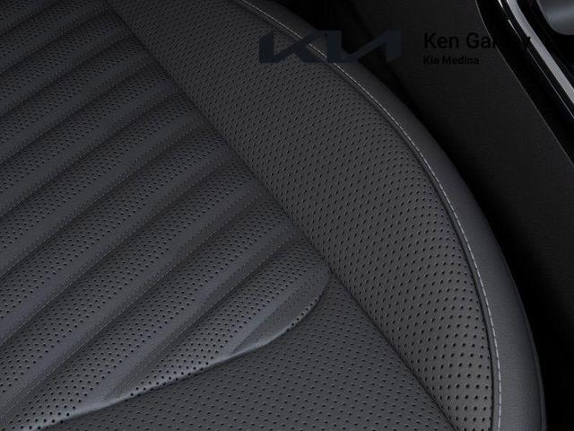 Photo of 2025 Metal Kia Sorento
