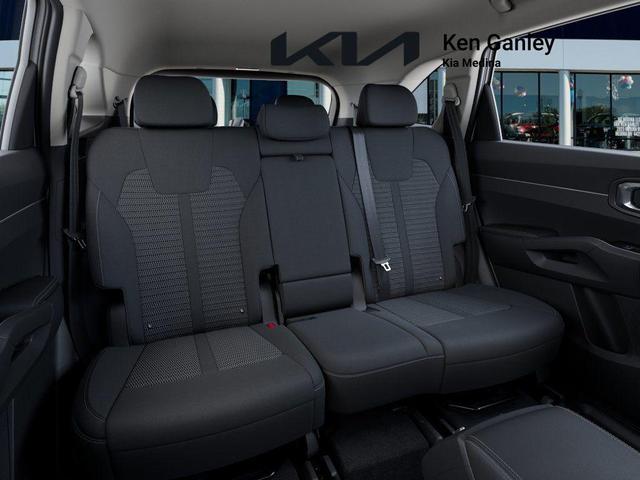 Photo of 2026 GLACIALWHITEPEA Kia Sorento