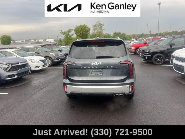 Photo of 2024 Gravity Gray Kia Telluride