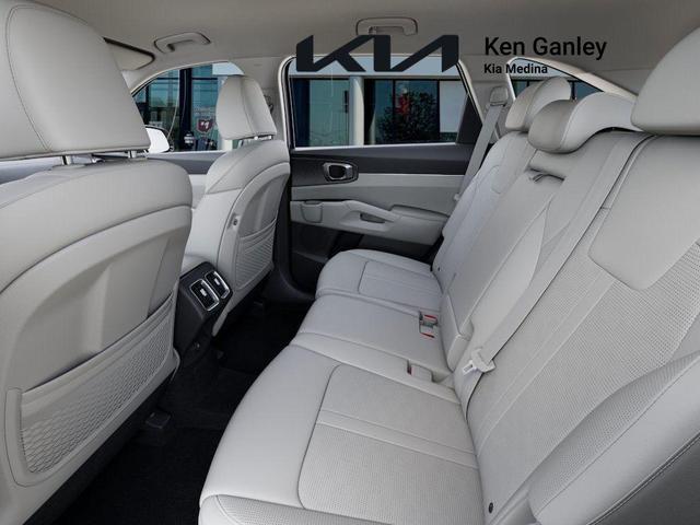 Photo of 2025 Midnight Black Kia Sorento