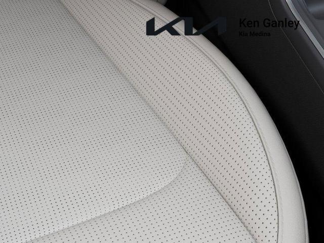 Photo of 2025 Midnight Black Kia Sorento