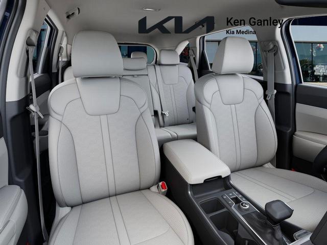 Photo of 2025 Midnight Black Kia Sorento