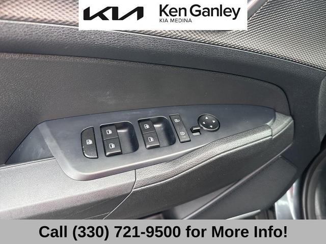 Photo of 2023 Gravity Gray Kia Sportage