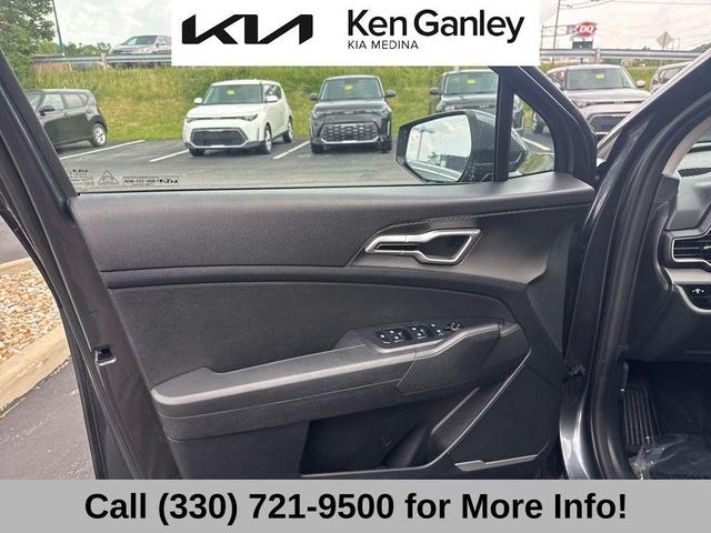 Photo of 2023 Gravity Gray Kia Sportage