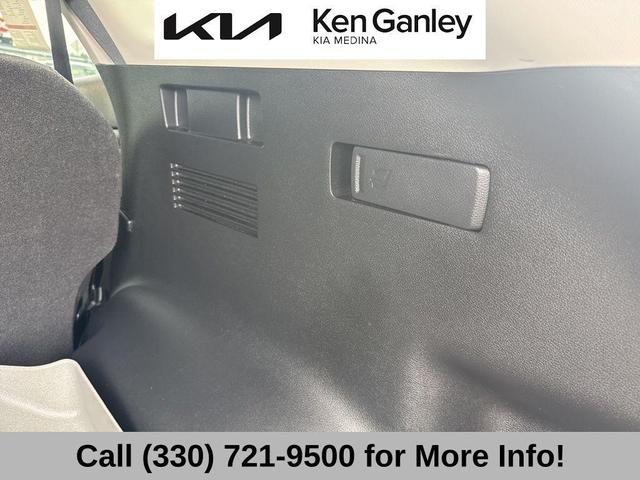 Photo of 2023 Gravity Gray Kia Sportage