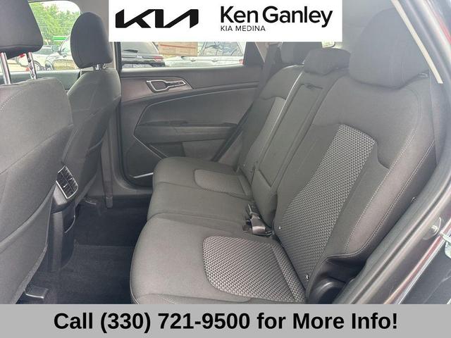 Photo of 2023 Gravity Gray Kia Sportage