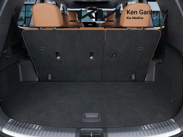 Photo of 2025 Ebony Black Kia Telluride