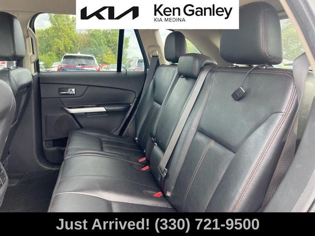 Photo of 2014 Mineral Gray Metallic Ford Edge