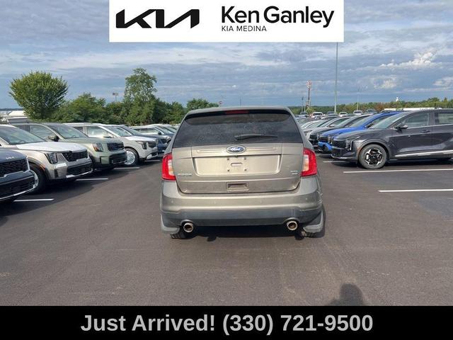Photo of 2014 Mineral Gray Metallic Ford Edge