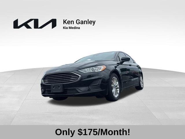 Photo of 2019 Blue Metallic Ford Fusion