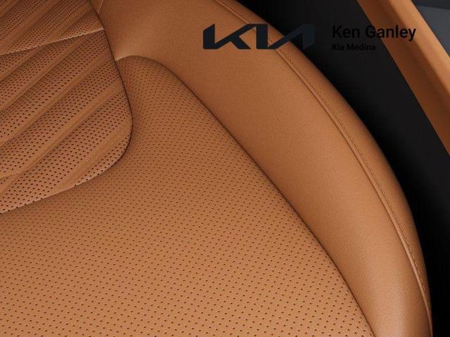 Photo of 2026 Glacial White Pearl Kia Sportage