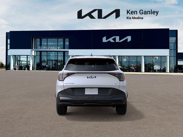 Photo of 2026 Glacial White Pearl Kia Sportage