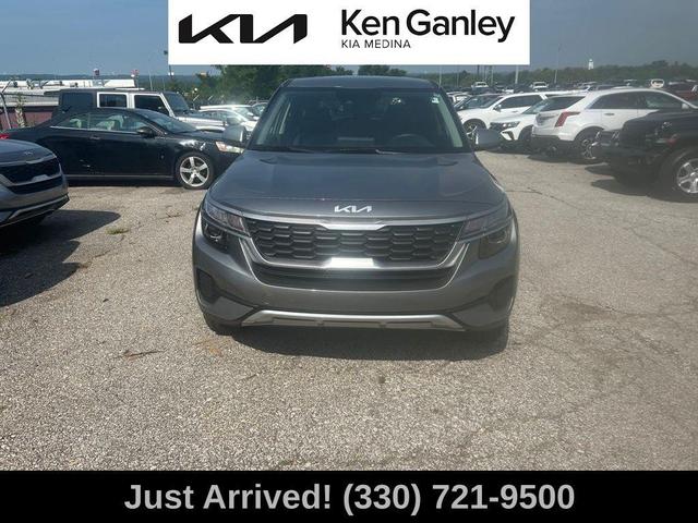 Photo of 2023 Steel Gray Kia Seltos