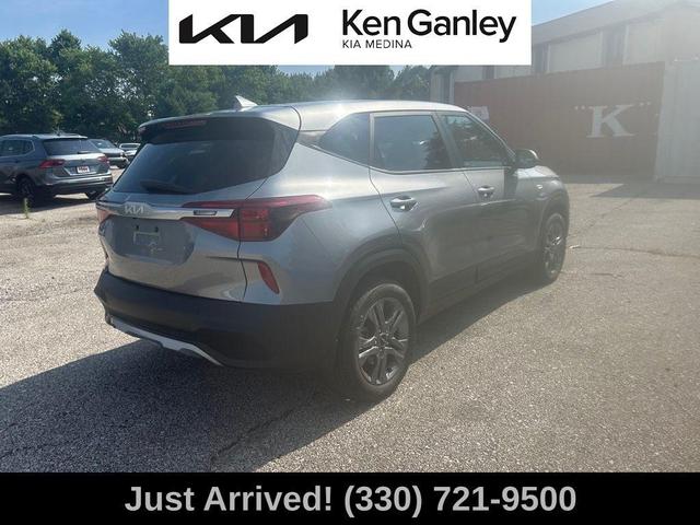 Photo of 2023 Steel Gray Kia Seltos
